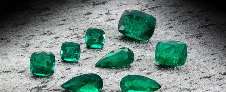 What is the substitute for natural emerald? 